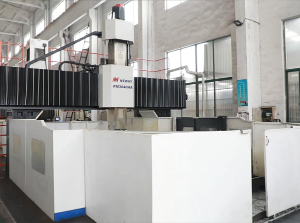 紐威加工中心2X4米